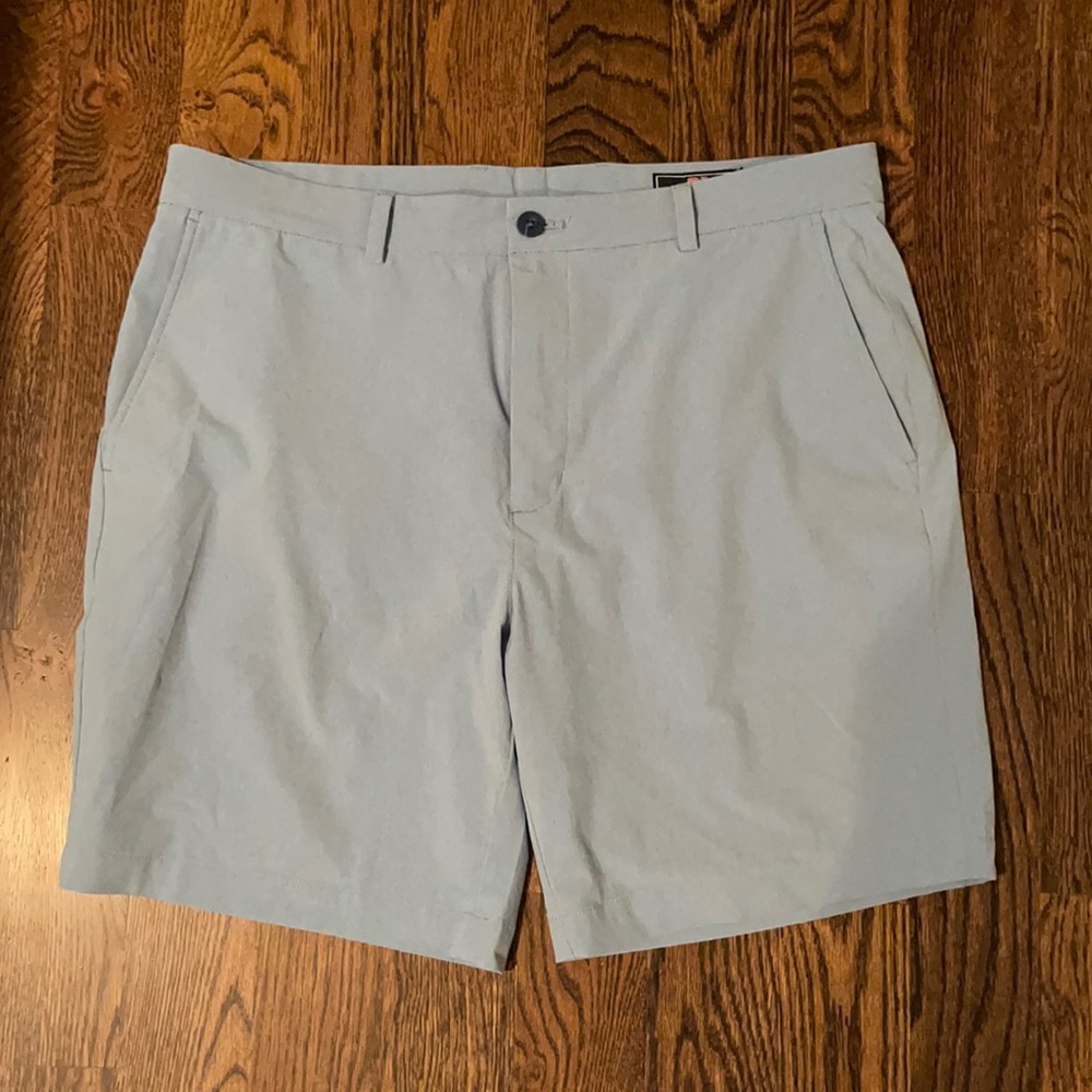 Vineyard Vines shorts